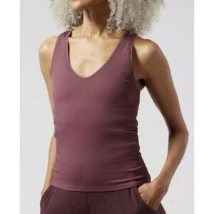 NWT Athleta Aurora Tank Tawny Rose Size M Ribbed V-Neck Workout